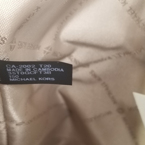 Michael Kors 2 PCS Should Purse Bag Charm Pom NWT - Picture 9 of 14